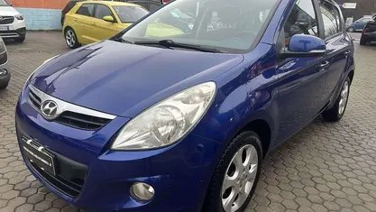 Blu/azzurro Usata 2011 Hyundai i20 Edition Due volumi | 2900 € (Ottimo prezzo)