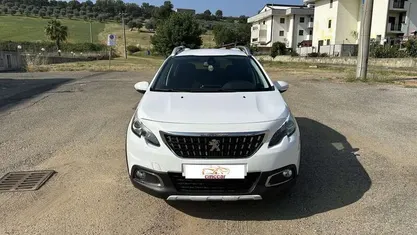 Usata Peugeot 2008 S 102 CV (75 kW) 2018 Bianco SUV