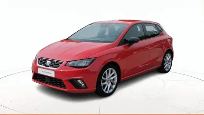 Usata Seat Ibiza FR 95 CV (69 kW) 2023 Rosso pastello Utilitaria