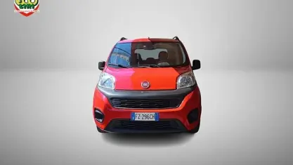 Usata Fiat Qubo Easy 77 CV (56 kW) 2019 Rosso Monovolume