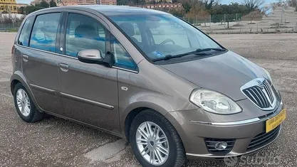 Usata Lancia Musa 78 CV (57 kW) 2010 Marrone Monovolume