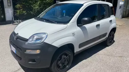 Usata Fiat Panda 4x4 Pop 86 CV (63 kW) 2022 Bianco Utilitaria