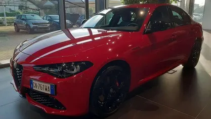 Usata 2023 Alfa Romeo Giulia Veloce Tre volumi | 44.900 € (Buon prezzo)