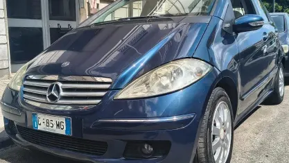 Usata Mercedes A180 Elegance 140 CV (102 kW) 2008 Blu Berlina