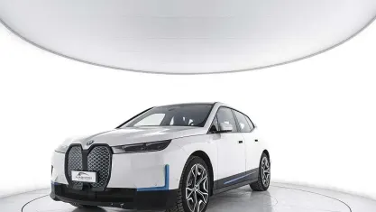 Usata BMW iX 239 kW (326 CV) 2022 Bianco SUV