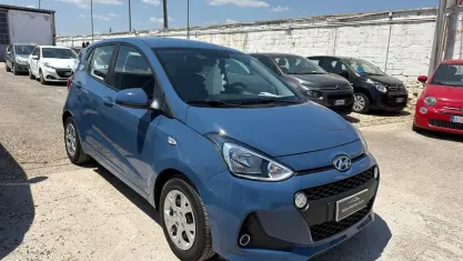 Usata Hyundai i10 67 CV (49 kW) 2017 Bluazzurro Utilitaria