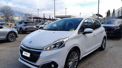 Usata Peugeot 208 Active 83 CV (61 kW) 2019 Bianco Utilitaria