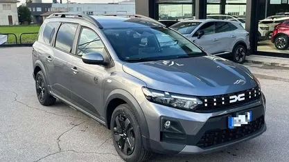 Nuova Dacia Jogger Expression 109 CV (80 kW) 2026 Grigio scisto metallizzato Monovolume