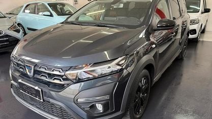 Usado Dacia Jogger Extreme 101 CV (74 kW) 2022 Gris Monovolumen