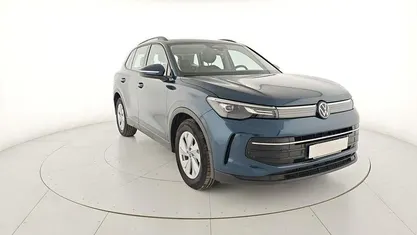 Gebraucht VW Tiguan Life 150 PS (110 kW) 2025 Blau SUV