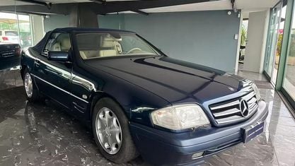 Begagnad Mercedes SL500 231 HK (169 kW) 1998 Blå Cab