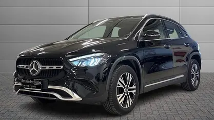 Begagnad Mercedes GLA200 Advanced Plus 150 HK (110 kW) 2024 Svart SUV