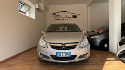 Usata Opel Corsa Cosmo 80 CV (58 kW) 2006 Grigio Utilitaria