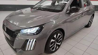 Grigio scuro Usata 2024 Peugeot 208 Active+ Utilitaria | 13.900 € (Buon prezzo)