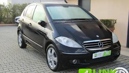 Nero Usata 2005 Mercedes A160 Avantgarde Tre volumi | 3300 € (Buon prezzo)