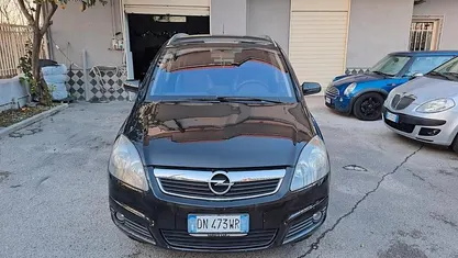 Usata Opel Zafira Cosmo 120 CV (88 kW) 2008 Nero Monovolume
