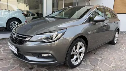 Usata Opel Astra Dynamic 150 CV (110 kW) 2019 Cosmic grey Station wagon