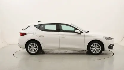 Usata Seat Leon Style 150 CV (110 kW) 2022 Biancobianco Berlina