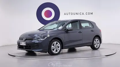 Usata VW Golf VIII Life 116 CV (85 kW) 2025 Grigio Berlina