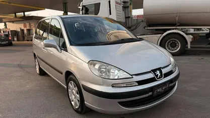 Usata Peugeot 807 135 CV (99 kW) 2008 Grigio Monovolume