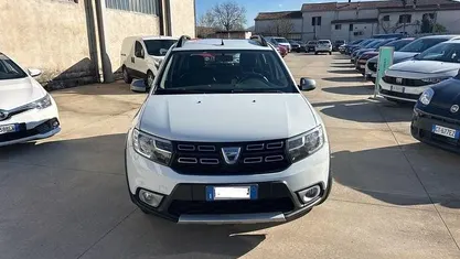 Bianco Usata 2017 Dacia Sandero Stepway Due volumi | 11.500 € (Molto cara)