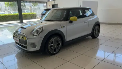 Usata Mini Cooper SE 135 kW (184 CV) 2020 Bianco Utilitaria