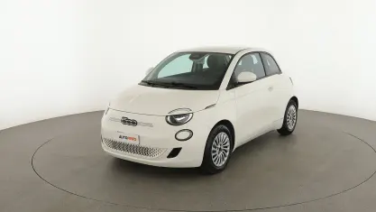 Usata Fiat 500e Action 69 kW (95 CV) 2022 Bianco Utilitaria