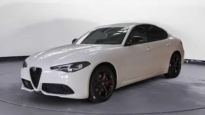 Bianco Usata 2024 Alfa Romeo Giulia Tre volumi | 49.900 € (Buon prezzo)