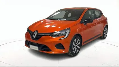 Usata Renault Clio Business 140 CV (102 kW) 2023 Vari colori pastello Utilitaria