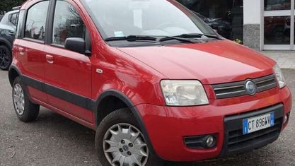 Usata Fiat Panda 4x4 Climbing 60 CV (44 kW) 2005 Rosso Utilitaria