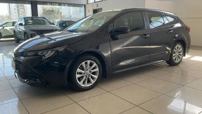 Usata Toyota Corolla Active 140 CV (102 kW) 2024 Nero Station wagon