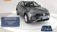 Grigio scuro Usata 2024 VW T-Roc Life SUV | 26.600 € (Buon prezzo)