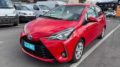 Rosso Usata 2018 Toyota Yaris Hybrid Active Due volumi | 12.900 € (Buon prezzo)