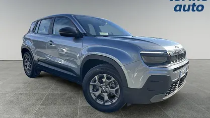 Käytetty Jeep Avenger Longitude 101 HP (74 kW) 2024 Harmaa Katumaasturi