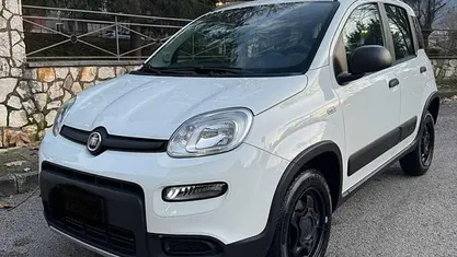 Usata Fiat Panda 4x4 84 CV (61 kW) 2019 Bianco Utilitaria