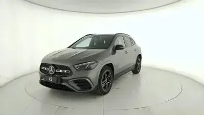Nuova Mercedes GLA180 136 CV (100 kW) 2026 Nero notte SUV
