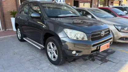 Usata Toyota RAV4 Luxury 136 CV (100 kW) 2007 Grigio SUV