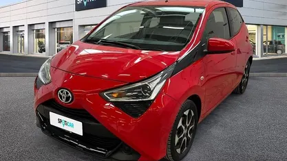 Usata Toyota Aygo X-play 72 CV (52 kW) 2019 Rosso Utilitaria
