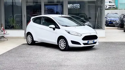 Usata Ford Fiesta 95 CV (69 kW) 2017 Bianco Berlina