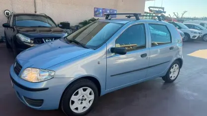 Usata Fiat Punto Dynamic 60 CV (44 kW) 2006 Bluazzurro Utilitaria