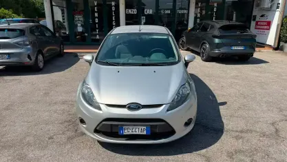 Usata Ford Fiesta Titanium 82 CV (60 kW) 2011 Grigio Berlina