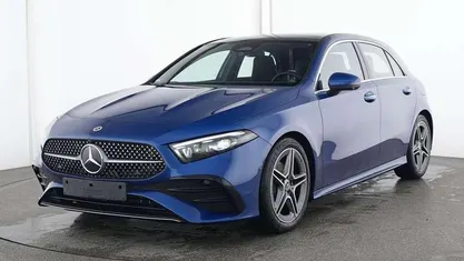 Blu Usata 2024 Mercedes A180 AMG Line Premium Tre volumi | 30.870 € (Super prezzo)