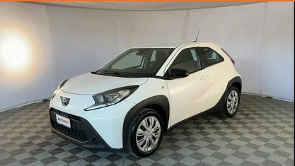 Usata Toyota Aygo X Active 72 CV (52 kW) 2023 Bianco SUV