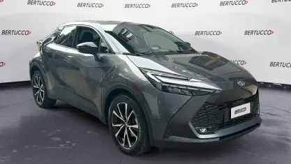 Usata Toyota C-HR Trend 140 CV (102 kW) 2024 Grigio SUV
