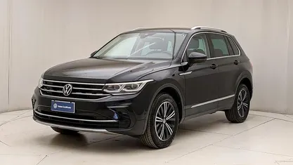 Usado VW Tiguan Elegance 150 CV (110 kW) 2023 Negro SUV