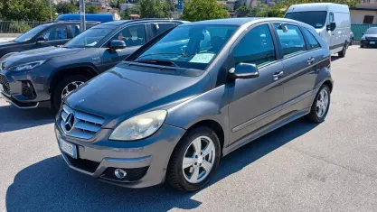 Usata Mercedes B200 Chrome 140 CV (102 kW) 2009 Grigio Monovolume