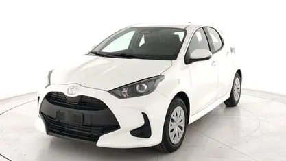 Usata Toyota Yaris Hybrid Active 92 CV (67 kW) 2026
