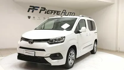 Bianco Usata 2021 Toyota Proace Executive Monovolume | 19.900 € (Buon prezzo)