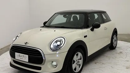Usata Mini Cooper D 115 CV (84 kW) 2017 Beige Utilitaria