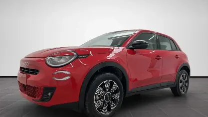 Nuova Fiat 600 Icon 136 CV (100 kW) 2026 Rosso passione pastello SUV